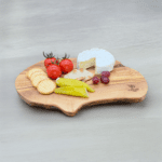 Servierbrett aus Olivenholz mit Antipasti