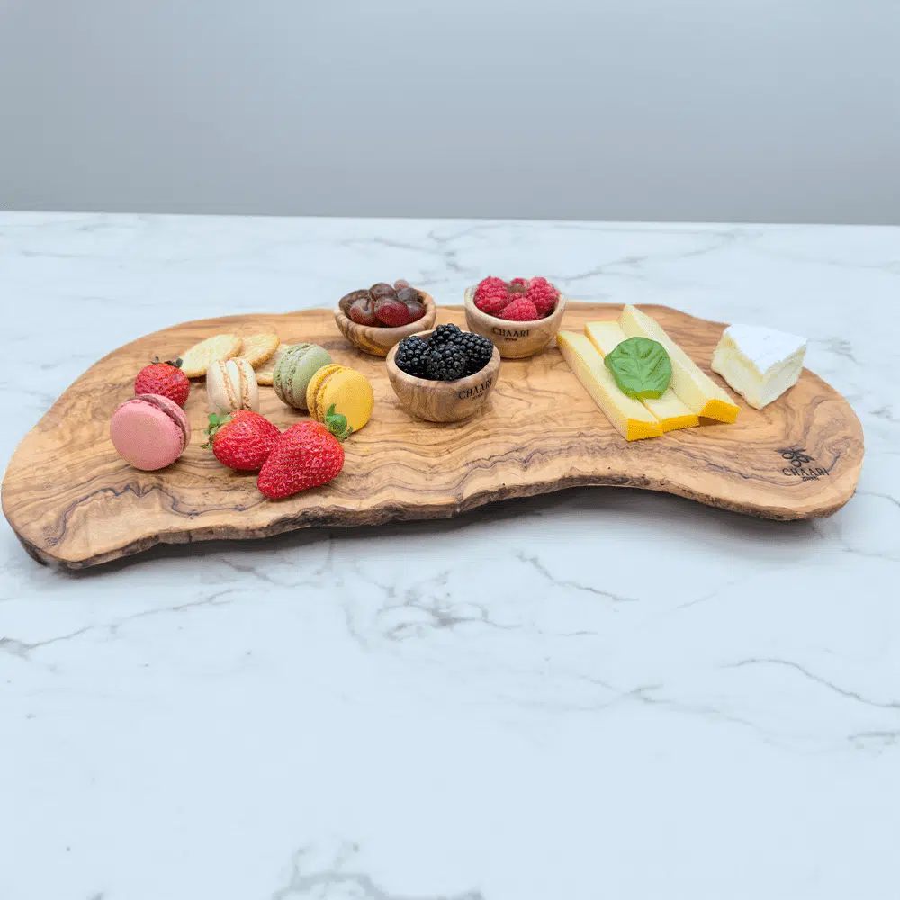 45 cm Servierbrett aus Olivenholz mit Antipasti
